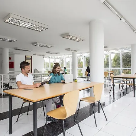 Residencia Universitaria Resa Siglo Xxi Apartmán *