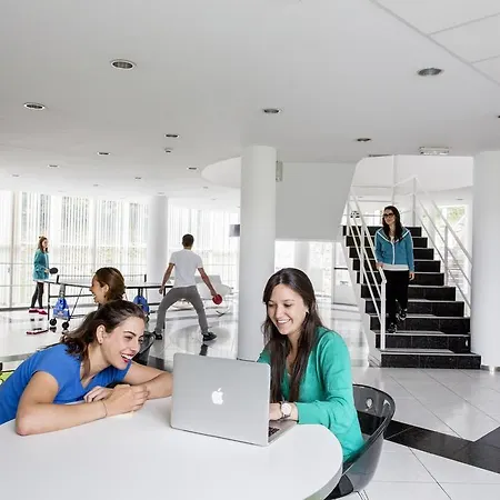 Residencia Universitaria Siglo Xxi * Culleredo