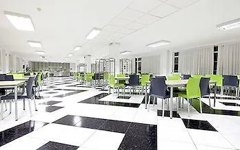 Residencia Universitaria Resa Siglo XXI *