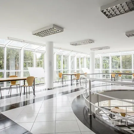 Residencia Universitaria Resa Siglo Xxi *